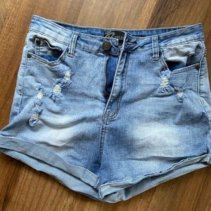 Cuffed High waisted shorts